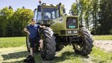 Thomas Burri mit seinem H5110 (Bild: «die grüne» / Pia Neuenschwander)
