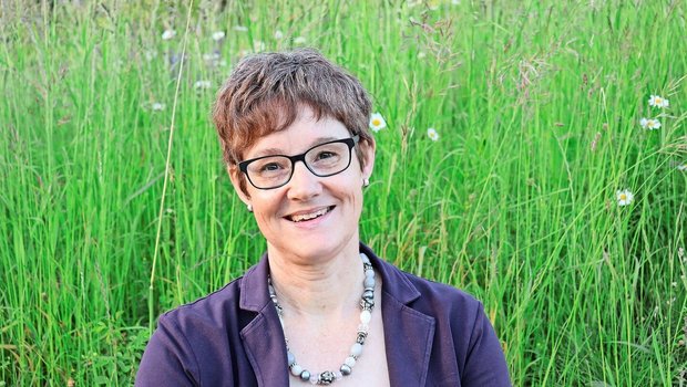 Gabi Werner ist Bäuerin auf einem Milchwirtschaftsbetrieb mitten im Dorf Merishausen, nördlich von Schaffhausen.