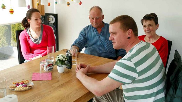 Young Farmers: Familie Salm musste sich nach der Hofübergabe an die neue Generation frisch organisieren. Bild: Ruben Sprich