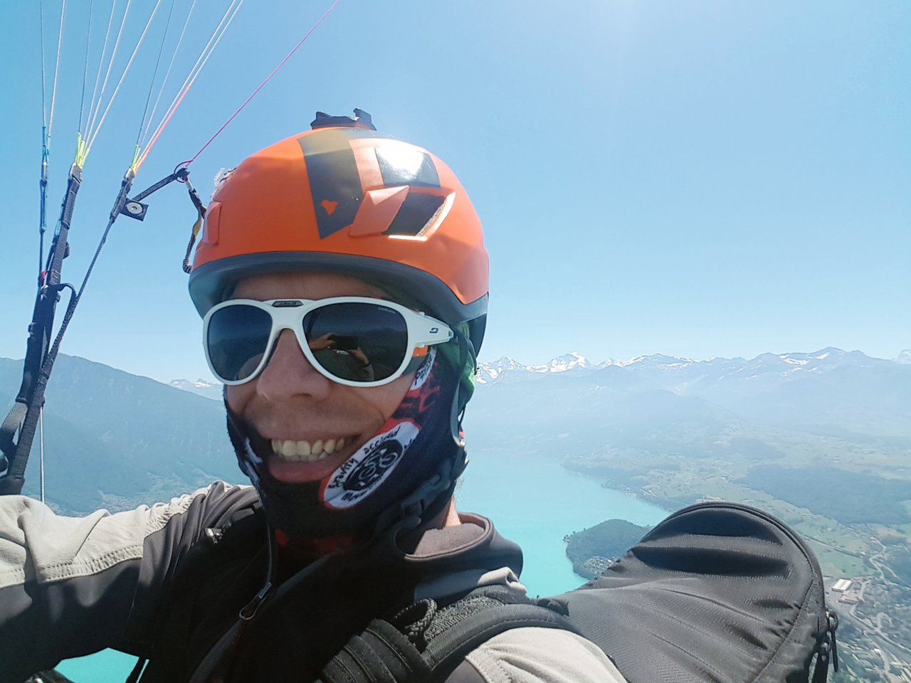 Tobias Küng ist vom Gleitschirm-Virus infiziert. Er geniesst es, hoch oben in der Luft abzuschalten und sich voll aufs Fliegen zu konzentrieren. Bild: zVg