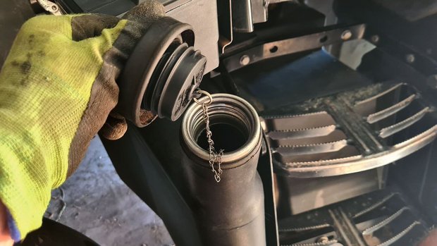 Der Diesel reicht we Der Diesel reicht weiter, wenn die Reifen am Traktor passend eingestellt werden. Gleichzeitig schont man so auch den Ackerboden.