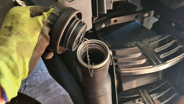 Der Diesel reicht we Der Diesel reicht weiter, wenn die Reifen am Traktor passend eingestellt werden. Gleichzeitig schont man so auch den Ackerboden.