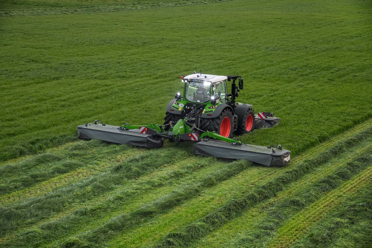 Für Schweizer Landwirte ist interessant, dass Fendt 2021 bei der Futtererntetechnik Marktanteile gewinnen will. Zum Beispiel mit den komplett neu entwickelten Heckmähwerken Fendt Slicer 860 und 960. (Bild: Jürg Vollmer / «die grüne»)