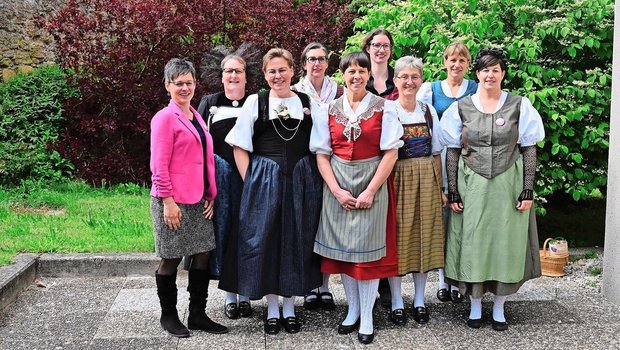 Der SBLV-Vorstand (v. l. n. r.): Corina Blöchlinger, Doris Marti, Gabi Schürch-Wyss, Caroline Maudonnet, Anne Challandes, Nicole Maurer-Walder, Jeanette Zürcher-Egloff, Virginie Bugnon und Jenny Grin (es fehlt Rahel Brütsch).  