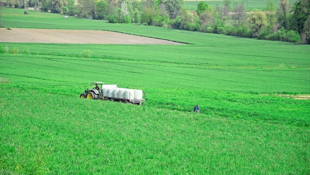 Ländliche Räume würden im aktualisierten Raumkonzept auf ihre ökologische und erholungstechnische Funktion reduziert, bemängelt der Schweizer Bauernverband. Man nehme die Anliegen der Produzent(innen) an zahlreichen Stellen im Konzept auf, hält das Bundesamt für Raumentwicklung dagegen.   