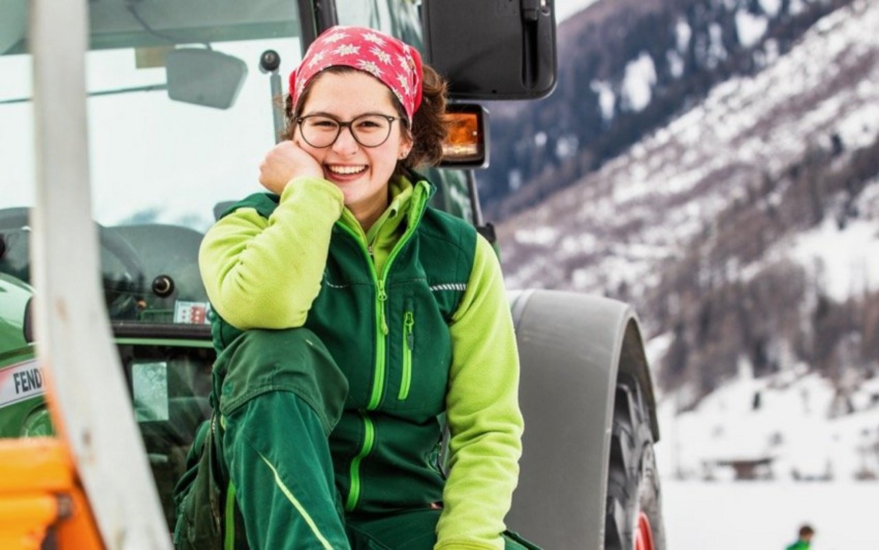 Im Winter beschränkt sich die Maschinenarbeit auf das Schneeräumen. Bild: Pia Neuenschwander