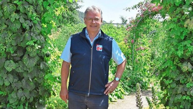 Christoph Böbner wol Christoph Böbner wollte eigentlich Schreiner werden. Heute ist er Leiter des Ebenrain-Zentrums in Sissach BL. «Das Baslebiet ist mir sehr schnell ans Herz gewachsen», sagt er.