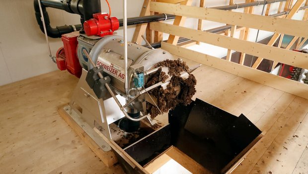 Der Gülle-Separator ist fix auf dem Betrieb Bigler in Moosseedorf BE installiert. Bild: Ruben Sprich