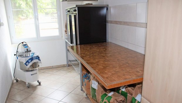 Auf dem Nültschenhof in Wohlenschwil AG gibt es jeden Freitag frisches Brot. Hergestellt wird es in der kleinen, aber effizient genutzten Backstube des Betriebs. 