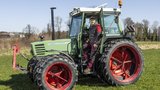 Der Fendt 304 LSA ist der Traumtraktor von Mario Wieland aus Ulmiz FR.  (Bild: «die grüne» / Pia Neuenschwander)