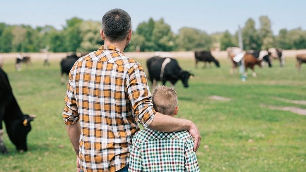 Eine Lebensversicherung gibt eine gewisse (finanzielle) Sicherheit: Im Todesfall oder bei langer Erwerbsunfähigkeit nach einem Unfall oder einer Krankheit ist die Familie versorgt.