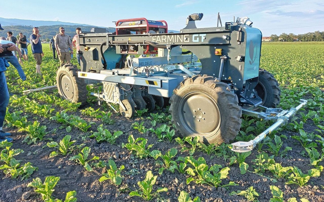 Der Farming GT hat eine Batterie und ein Benzin-Notstromaggregat.