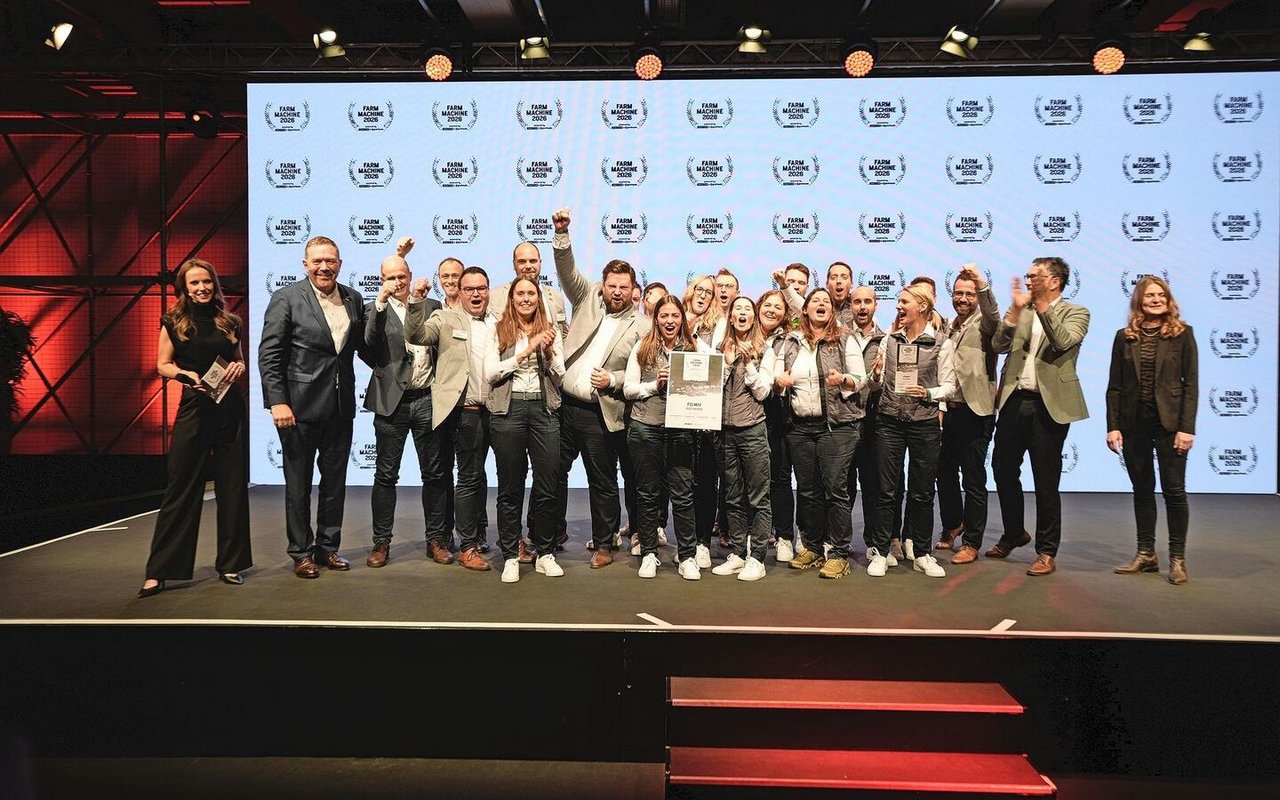 Bei Fendt freut man sich über den Gewinn des Audience Choice Awards für den Fendt 832 Vario. Der Traktor ist somit die «Farm Machine 2026.»