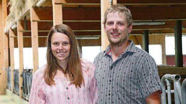 Jasmin Roffler ist i Jasmin Roffler ist in einer Bauernfamilie in Grüsch aufgewachsen, Armin Spichtig in Sachseln. Sie hatten Glück und fanden dank Gion Tumasch Beeli einen Hof.