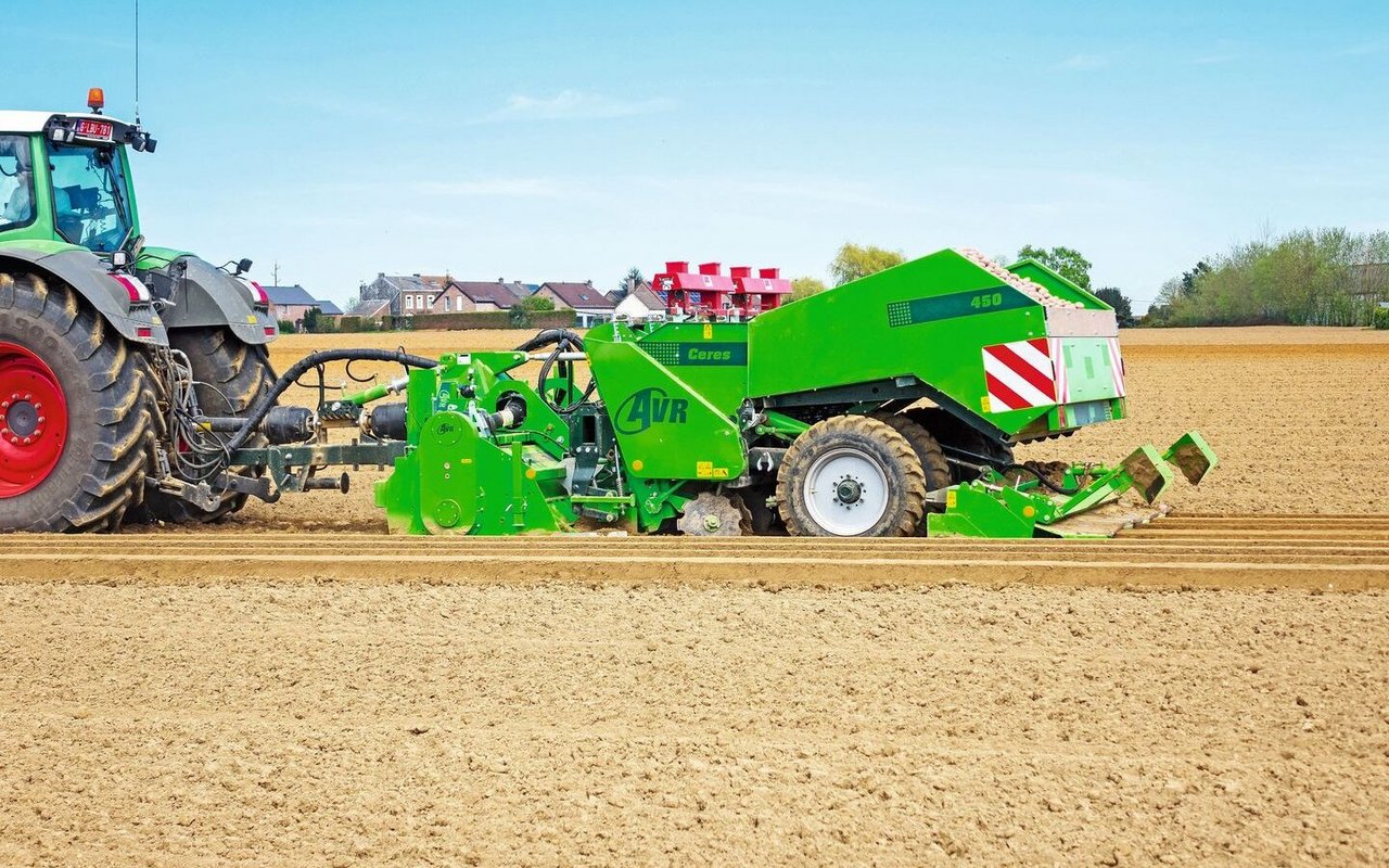 Alle Arbeiten, die auf dem Feld erledigt werden, müssen für den ÖLN im Feldkalender erfasst werden. Hier wäre ein Eintrag für das Setzen von Kartoffeln nötig – analog im Büchlein oder digital direkt via App.