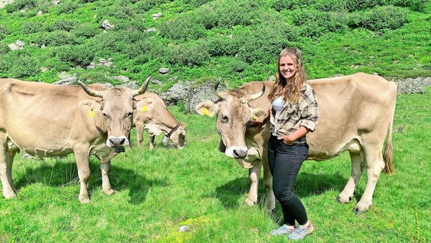 Den ganzen Sommer über arbeitet die Landwirtin auf der Niederen-Mettmen-Alp ob Schwanden.