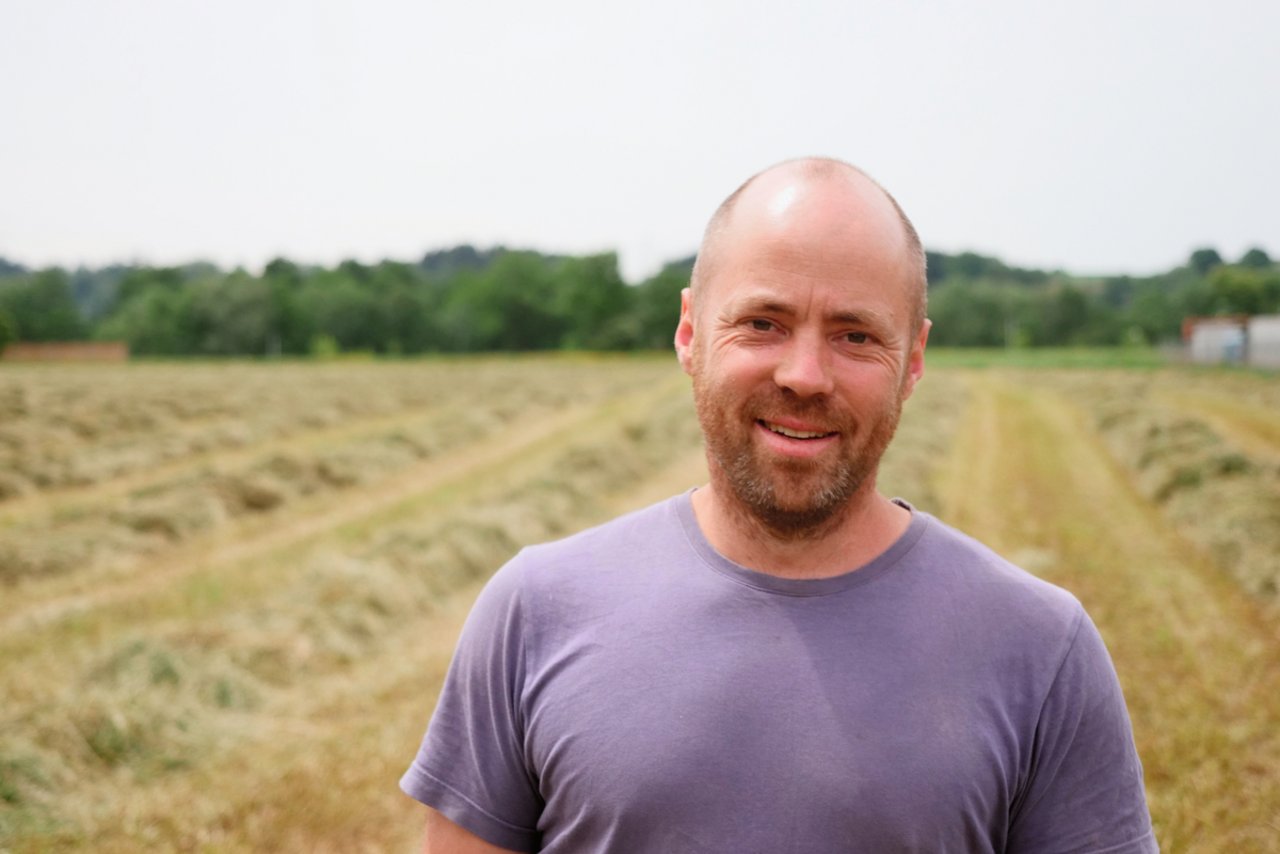 Für einen Erfahrungsaustausch steht Landwirt Oliver Bürgi gerne zur Verfügung. Die Kontaktangaben finden Sie auf seiner Website (siehe Betriebsspiegel). Bild: Martina Rüegger