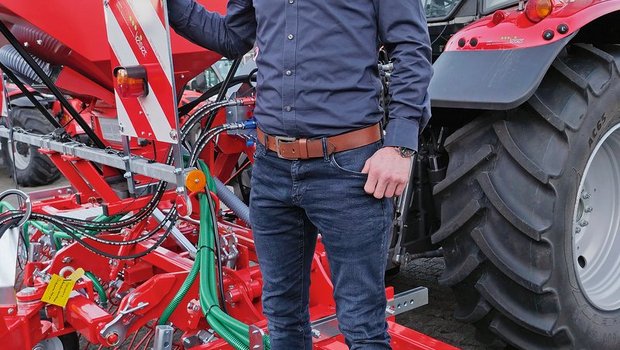 Matthias Heckenberger wurde mit seinen Verbesserungsmassnahmen beim Grünland zu «Deutschlands bestem Junglandwirt des Jahres 2015» gewählt. Bild: Beat Schmid