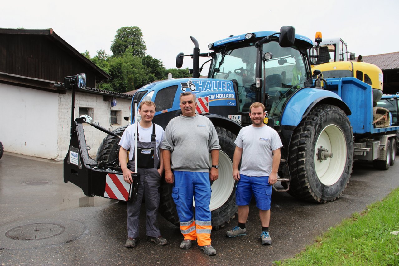 Ein Familienbetrieb: Adrian Haller (Werkstattchef), Rolf Haller (Geschäftsführer) und Thomas Haller (Disponent). Bild: S. Hagenbuch