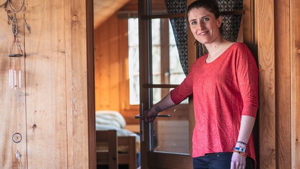 Bei Landwirtin Anna Böhlen schlafen Pilger auf dem Hof Landwirtin Anna Böhlen ist mit den Gästen aufgewachsen, die im Stroh oder in einem Gästezimmer des Bauernhauses schlafen. Bild: Pia Neuenschwander