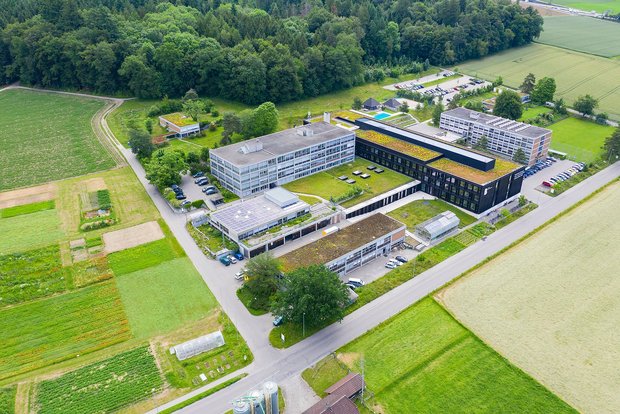 Die HAFL fokussiert sich auf Nachhaltigkeit und passt die Ausbildung an Die Leitung der HAFL will den Röstigraben überspringen und führt den Unterricht ab Herbst vermehrt in Deutsch und Französisch. (Bild BFH-HAFL)