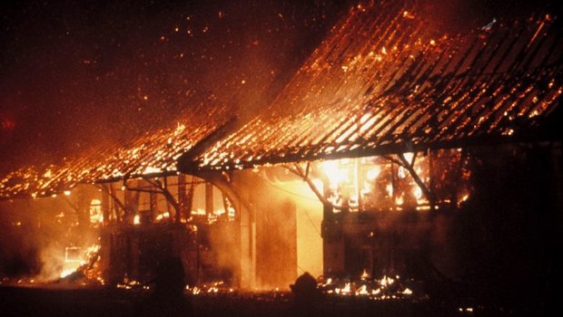 Die Feuerwehr Rüschegg – Guggisberg und die Berufsfeuerwehr Bern konnten das Feuer löschen. (Symbolbild BauZ)