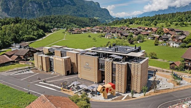 Das «Bretterhotel» in Hofstetten bei Brienz BE aus der Vogelperspektive.