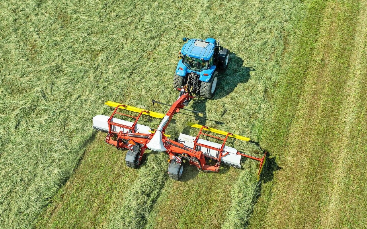 Bei über 3,5 t muss die Unterlenker-Anhängelast eingetragen sein. 