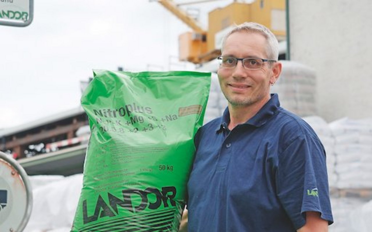 Smart Farming-Daten sind für Roland Walder von der Landor wichtig. Es braucht jedoch weiterhin die Erfahrung des Landwirts. Bild: Beat Schmid