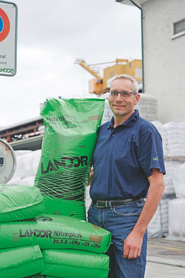 Landor-Düngerberater Roland Walder: Smart Farming kann ohne Landwirt nicht düngen Smart Farming-Daten sind für Roland Walder von der Landor wichtig. Es braucht jedoch weiterhin die Erfahrung des Landwirts. Bild: Beat Schmid