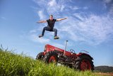 Der TraumTraktor von Landwirt Patrick Scherrer aus Bütschwil SG ist der Hu¨rlimann T-9200 Allrad. Bild: Gian Vaitl 