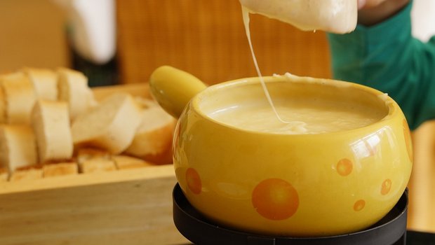 Das würzig-schmackhafte Käsefondue dominiert bei der Umfrage und erklimmt den Thron. (Bild Pixabay)