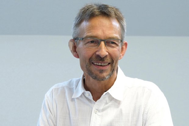 Urs Brändli ist neuer Präsident von Kometian, dem Verein für Komplementärmedizin und Tiergesundheit Urs Brändli wurde zum neuen Präsidenten von Kometian gewählt, dem Verein für Komplementärmedizin. (Bild: «die grüne» / Martina Rüegger)