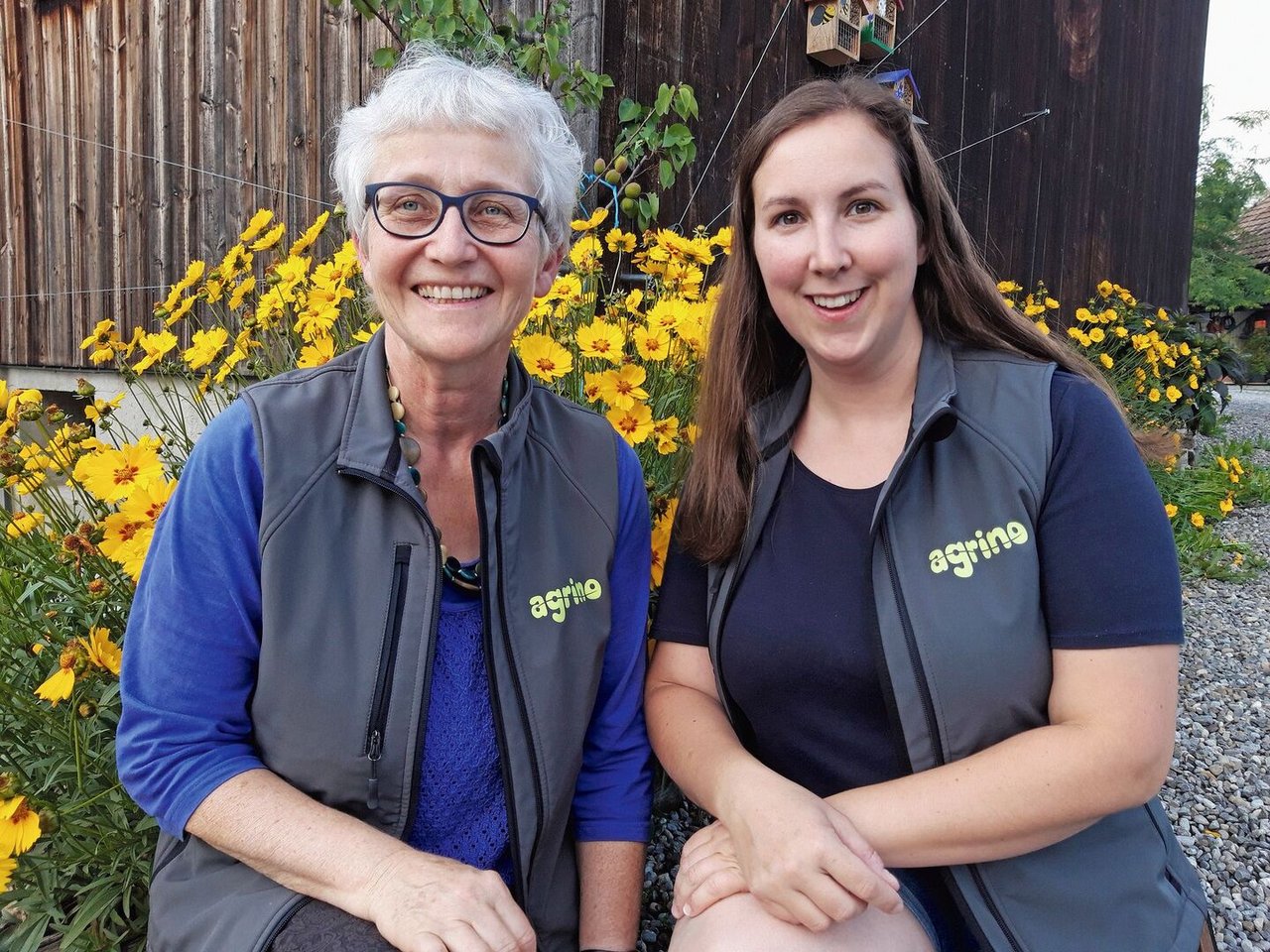 Vroni und Marcia Peterhans von der Betriebsgemeinschaft Agrino engagieren sich für ihren Berufsstand: Vroni Peterhans empfängt seit über 20 Jahren Klassen auf dem Hof, Marcia Peterhans ist seit 2019 Referentin bei Agro-Image. 