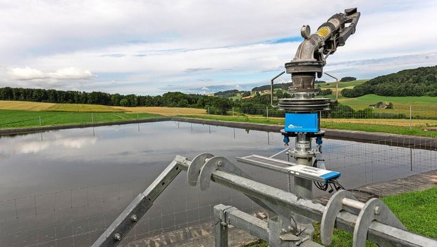 Regenwasserspeicher-becken (hier in Nuvilly FR) entlasten Fliessgewässer und helfen, den Ertrag zu sichern.