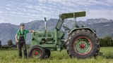 Jan Kropf, Landwirt aus Wattenwil BE, sammelt Bührer-Traktoren. (Bild: «die grüne» / Pia Neuenschwander)