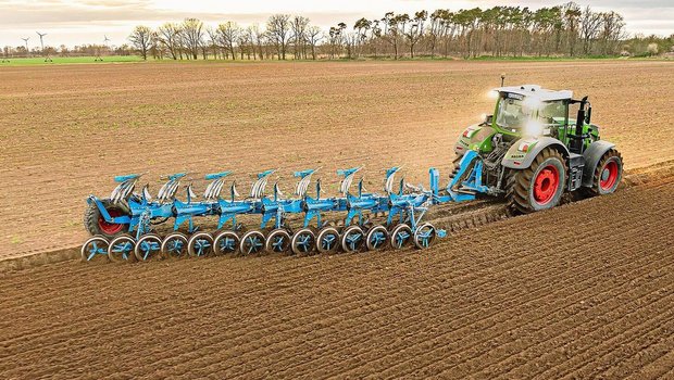 Der neue Lemken-Aufsattelpflug hat einen integrierten Packer.Bild: Lemken