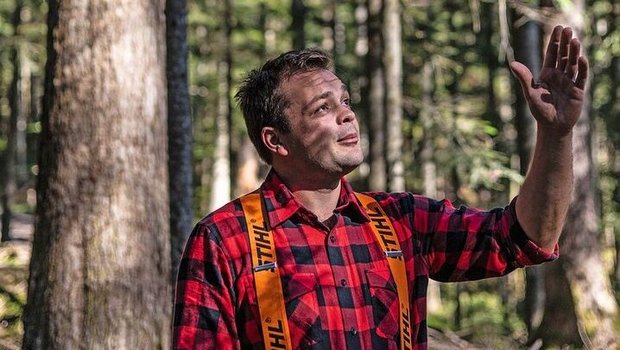 Für Benjamin Ramseie Für Benjamin Ramseier ist der Wald ein wichtiger Betriebszweig. Er nutzt und pflegt ihn sorgfältig und sichert so den Werterhalt.