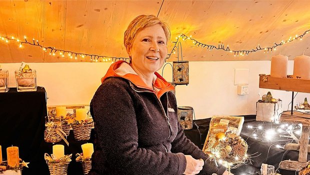 Die Adventsausstellung auf dem Mühltoblerhof fand am vergangenen Wochenende statt. Ruth Tanner als gelernte Floristin hat dafür Blumendekorationen und Kränze angefertigt.