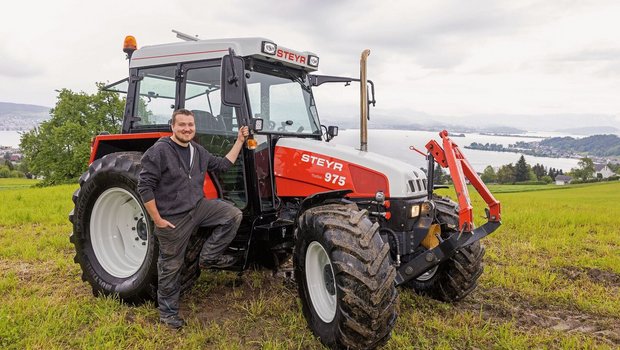 Der Steyr 975 M ist der Traumtraktor von Brian Blattmann. (Bild: «die grüne» / Gian Vaitl)