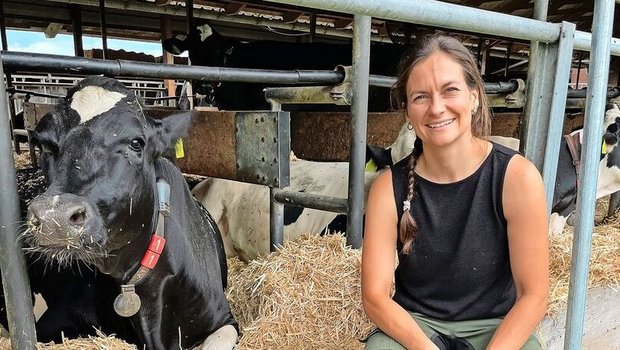 Meisterlandwirtin Vreni Spitz ist nebst der Feldarbeit für die Milchkühe zuständig.