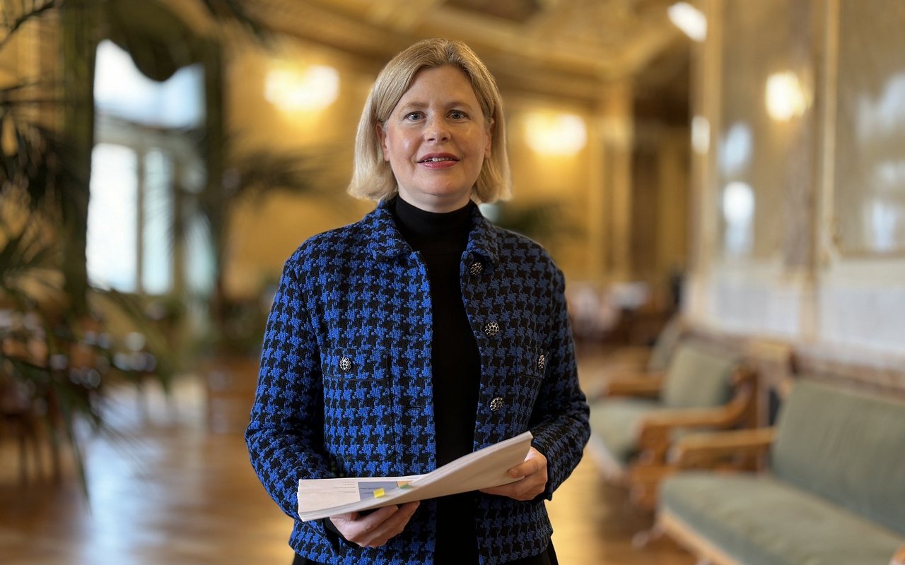 Ständerätin Esther Friedli (SVP/SG) in der Wandelhalle des Bundeshauses.