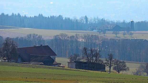 Wer ein landwirtscha Wer ein landwirtschaftliches Gewerbe pachtet, braucht für den Pachtzins eine Bewilligung des Kantons.