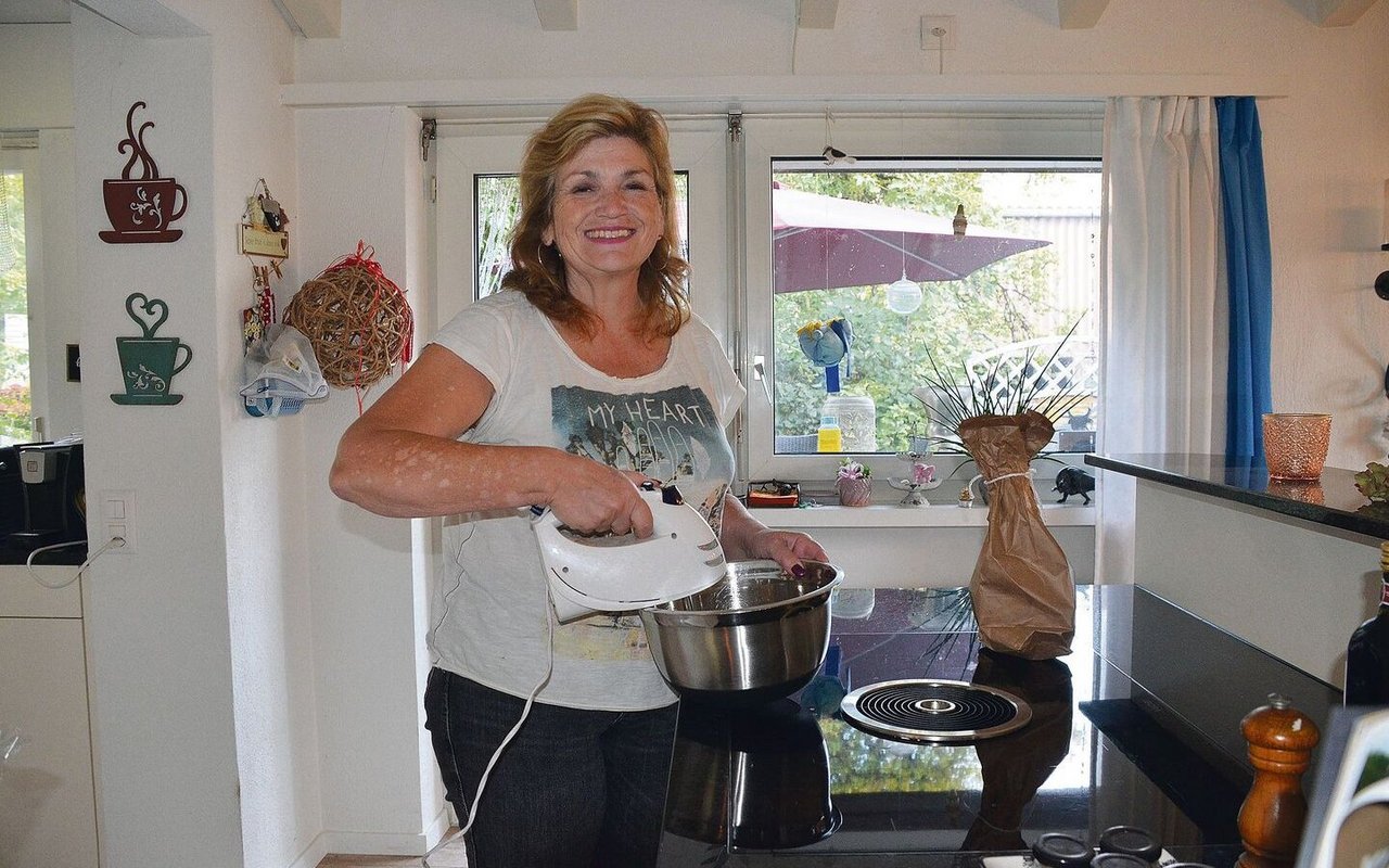 Barbara Huber kocht leidenschaftlich gern und empfängt als Swiss-Tavolata-Gastgeberin Gäste auf dem Hof.