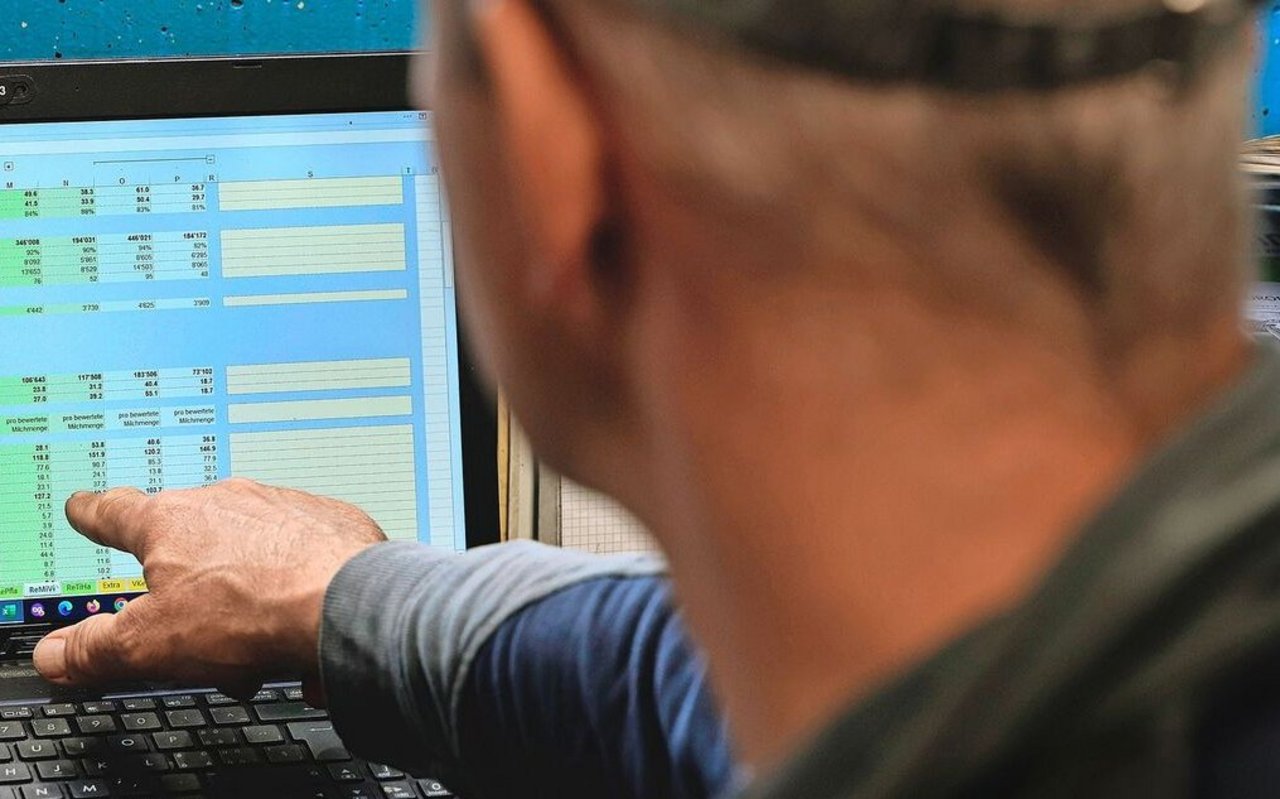 Seit 20 Jahren berechnet Landwirt Andreas Nussbaumer die Vollkosten jedes Jahr selbst. Er verwendet das Vollkostenprogramm «AgriCo Calc» von Agridea. 