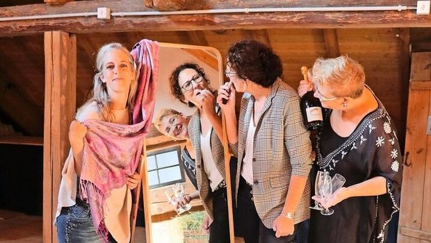 Landfrauen und Bäuerinnen sind vielseitig und dürfen das auch zeigen: Symbolbild aus der Imagekampagne des Aargauer Landfrauenvereins. 