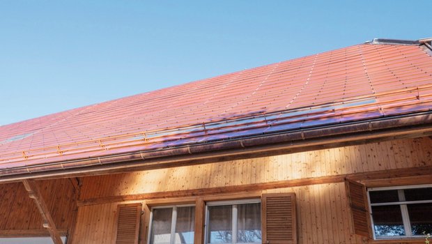 Das Solardach erfüllt die Anforderungen des Denkmalschutzes. Bild: David Eppenberger