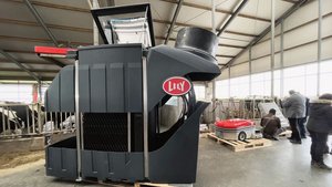 Lely Sphere Modul und Entmistungs-Roboter Lely Discovery Collector.