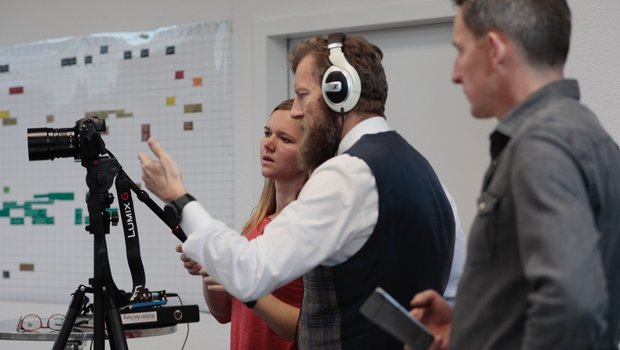 Das «die grüne»-Videoteam an der Arbeit: Martina Rüegger, Jürg Vollmer und Beat Schmid. Bild: Pia Neuenschwander