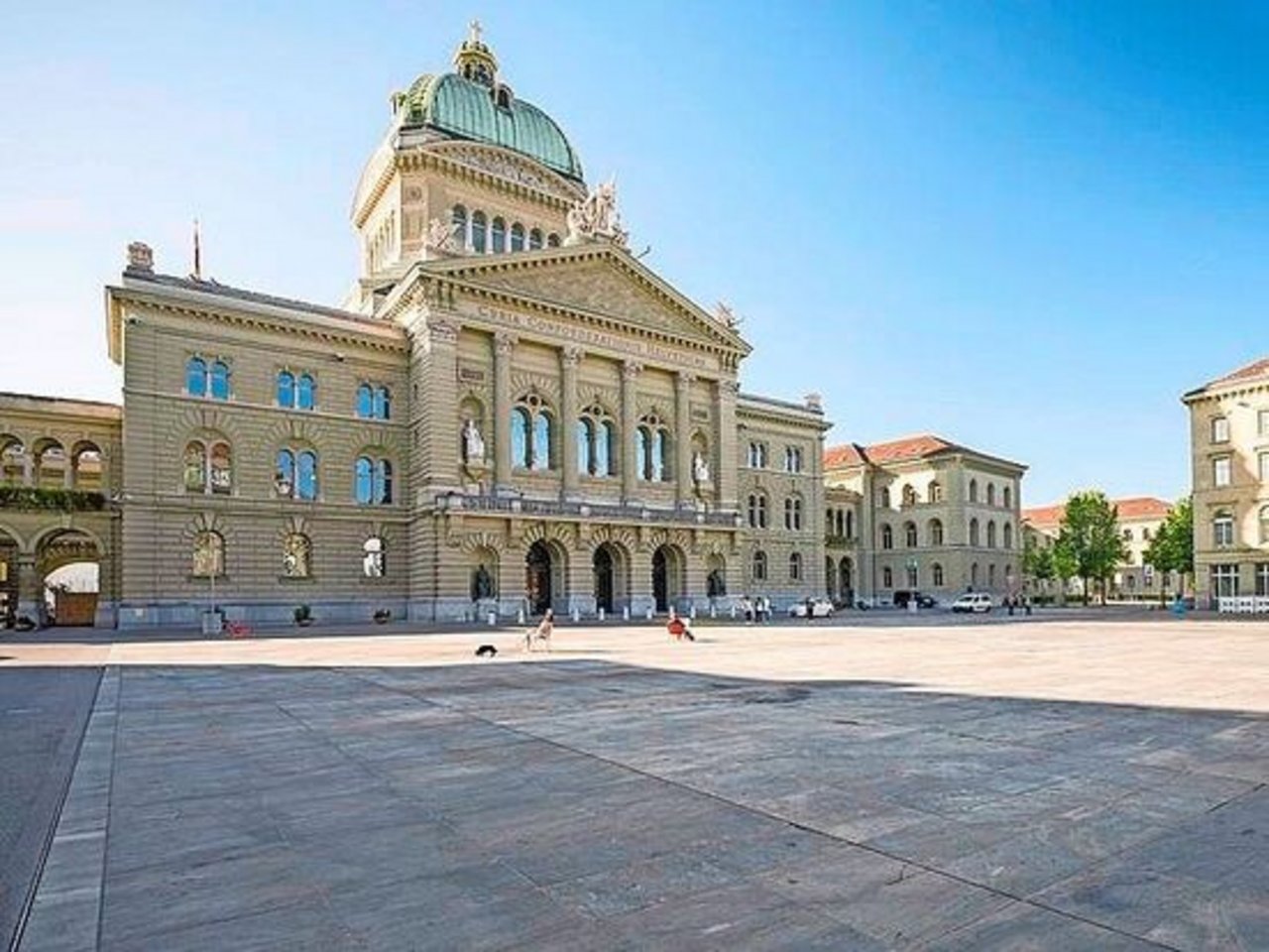 Drei Vorstösse fordern mit Marktbeobachtungen mehr Schutz vor missbräuchlichen Praktiken. Bild: Parlamentsdienste